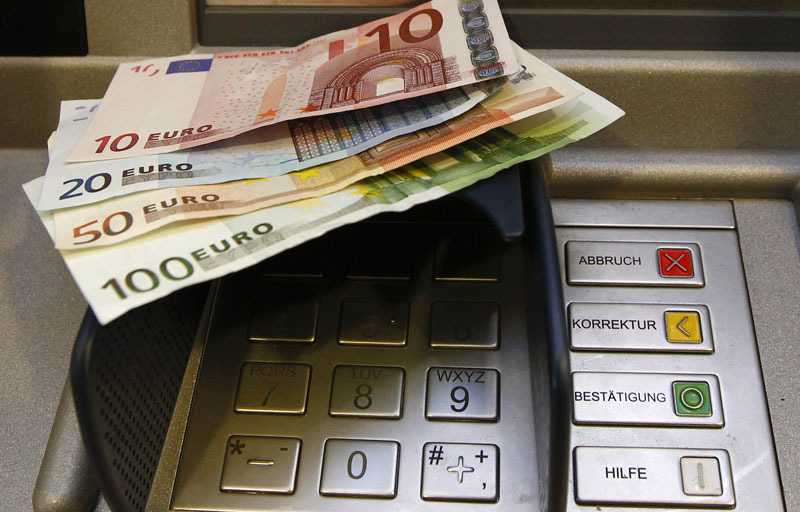 Μπαίνουν χρήματα στα ATM από αύριο 16/9 - Ποιοι πάνε ταμείο